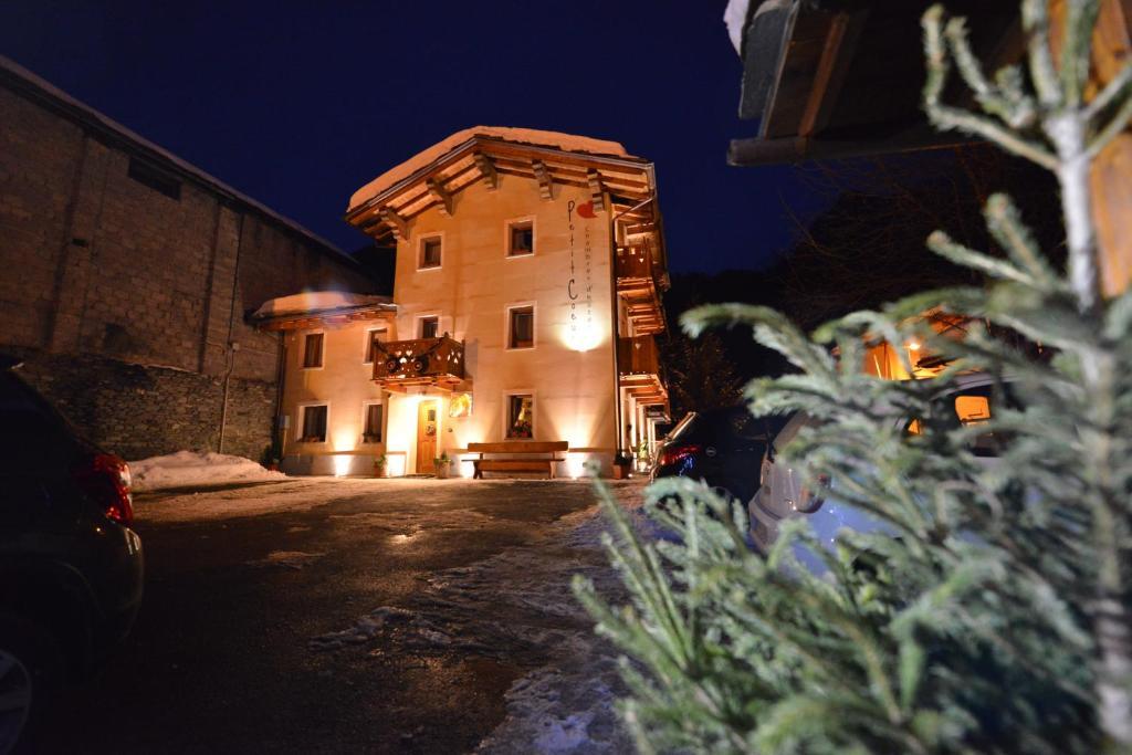 Affittacamere Petit Coeur Champoluc Esterno foto