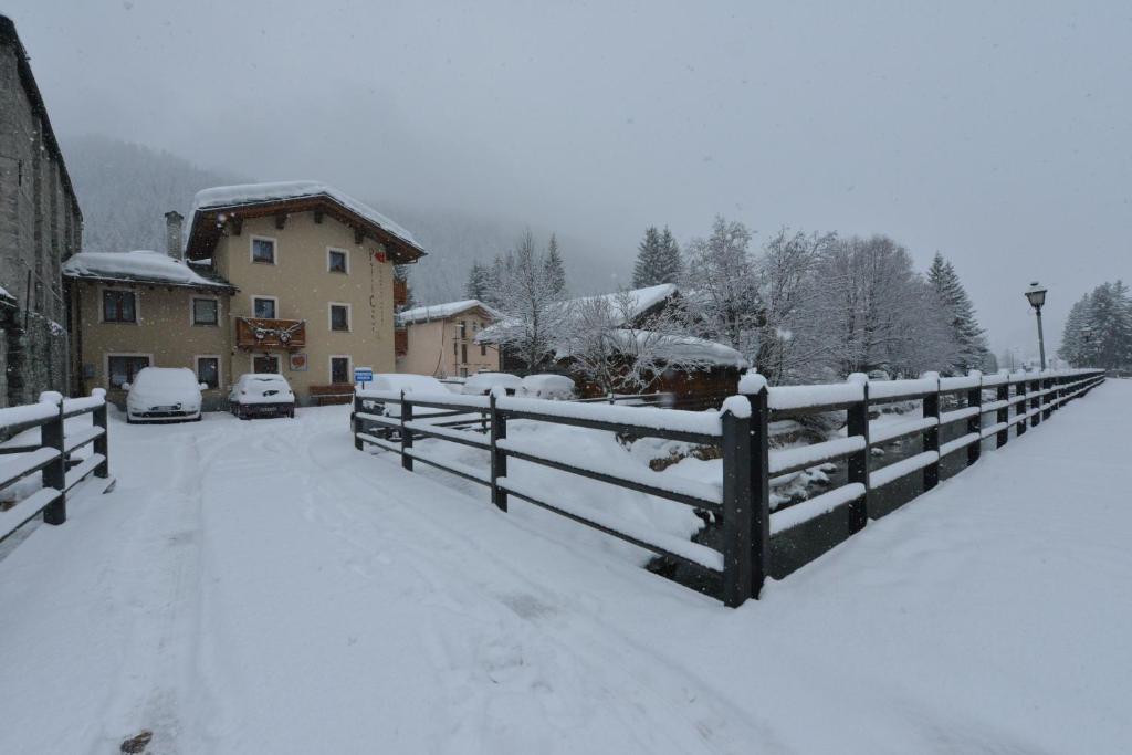 Affittacamere Petit Coeur Champoluc Esterno foto